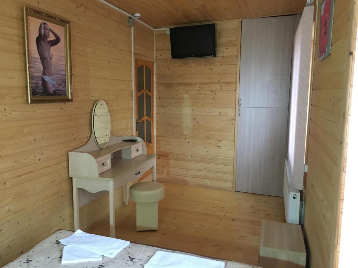 Хостел Галіція Kolomiya Ngoại thất bức ảnh